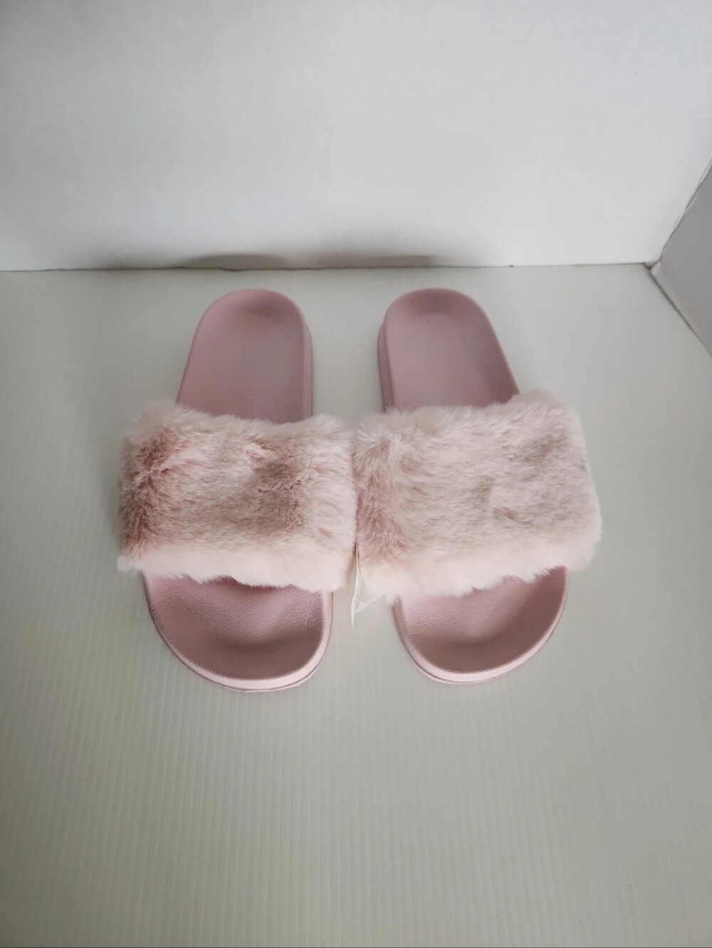 Aeropostale Soft Pink Faux Fur Slide Sandals 8